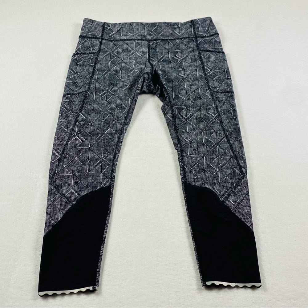 Lululemon Tight Stuff Tight Leggings Formation Alpine Black White Cropped Capri